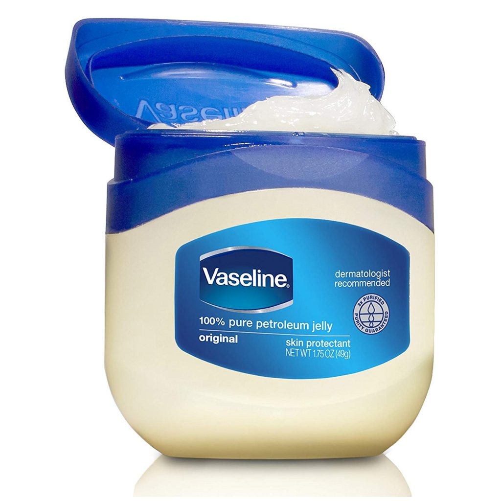 Sử dụng vaseline thay cho kem dưỡng đêm