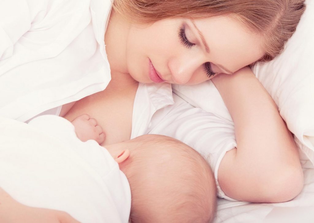 Cho bé bú mẹ - Cách giảm mỡ bụng sau sinh